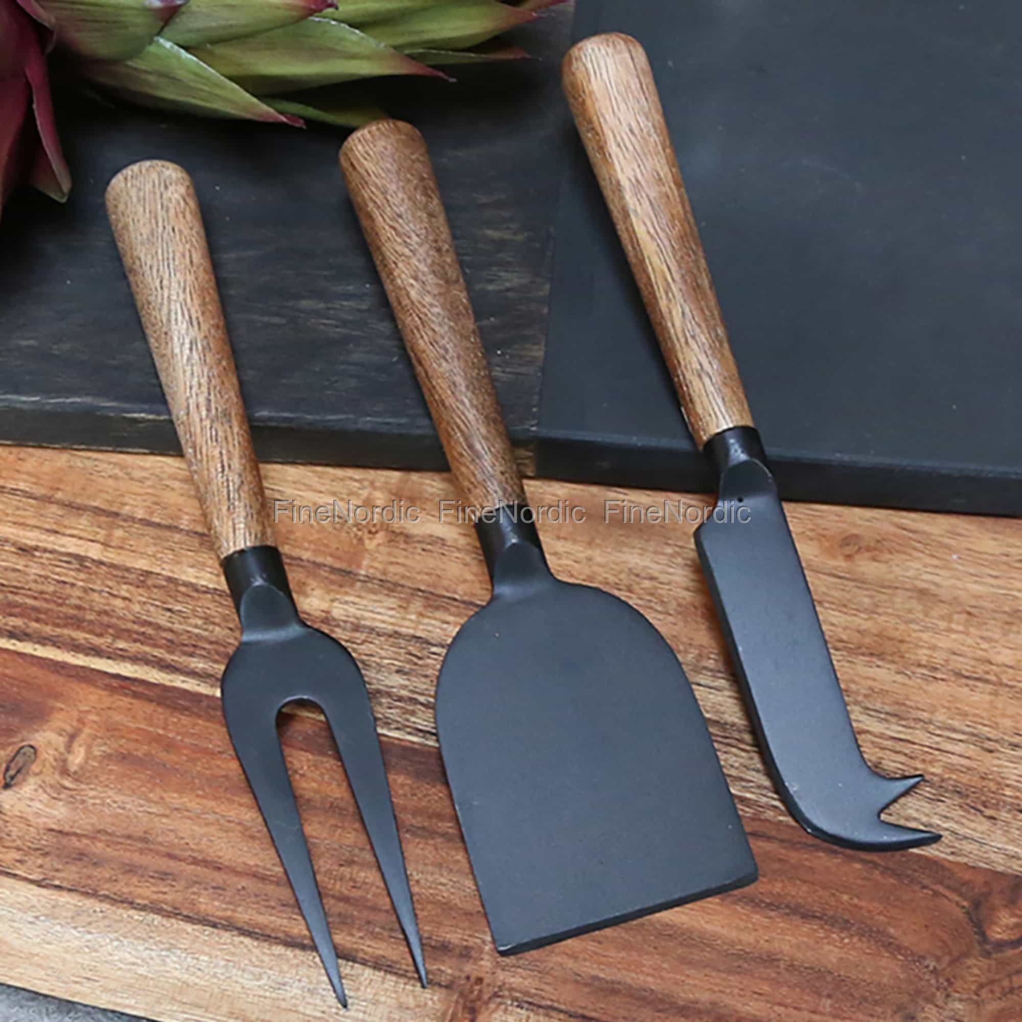Chic Antique Cheese Knives with Wooden Handle Set of 3 Black